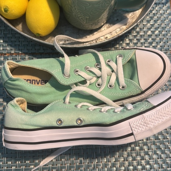 Converse Chuck Taylor All Star Womens 8  Men’s 6 Low Top Lace Up Sneaker - Picture 6 of 6